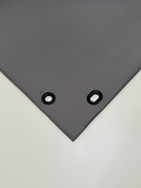 PVC matt mit Canvas-Maserung mit Saum und Ovalösen alle 50cm, Smokey Grey