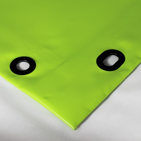 PVC matt mit Saum und Ovalösen alle 50cm, grasgrün